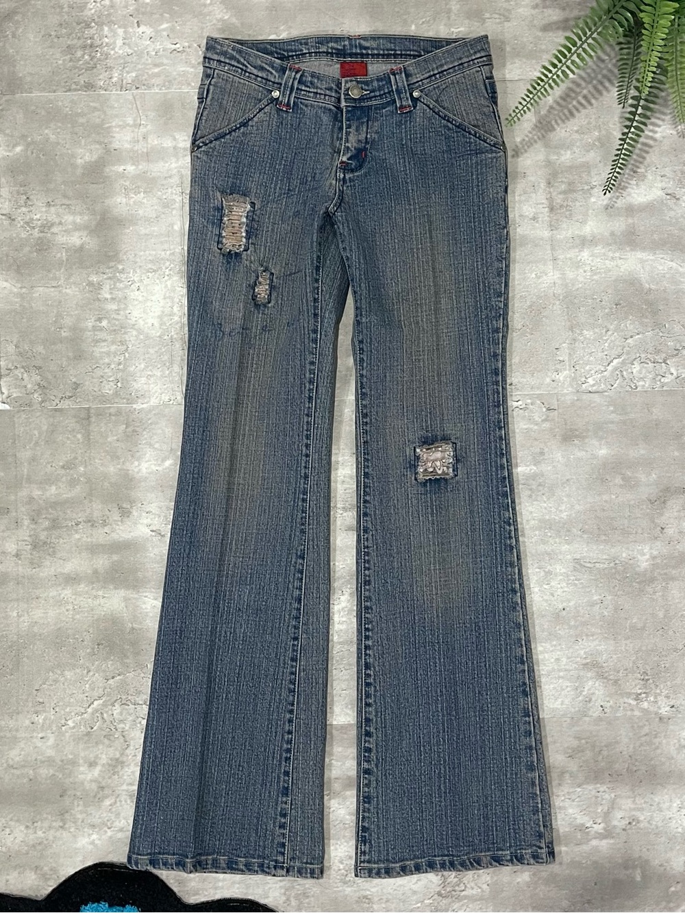 Bebe Blue Distressed Rhinestone Flare Jeans Womens Size 7/8 Y2K Low Rise Denim